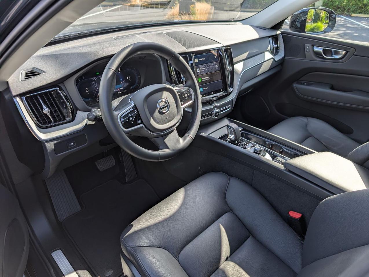 2025 Volvo XC60 B5 Hybrid AWD PLUS | High Performance Audio, Pilot Assist, 360 Cam, 4 Heated Seats & Wheel Portland OR