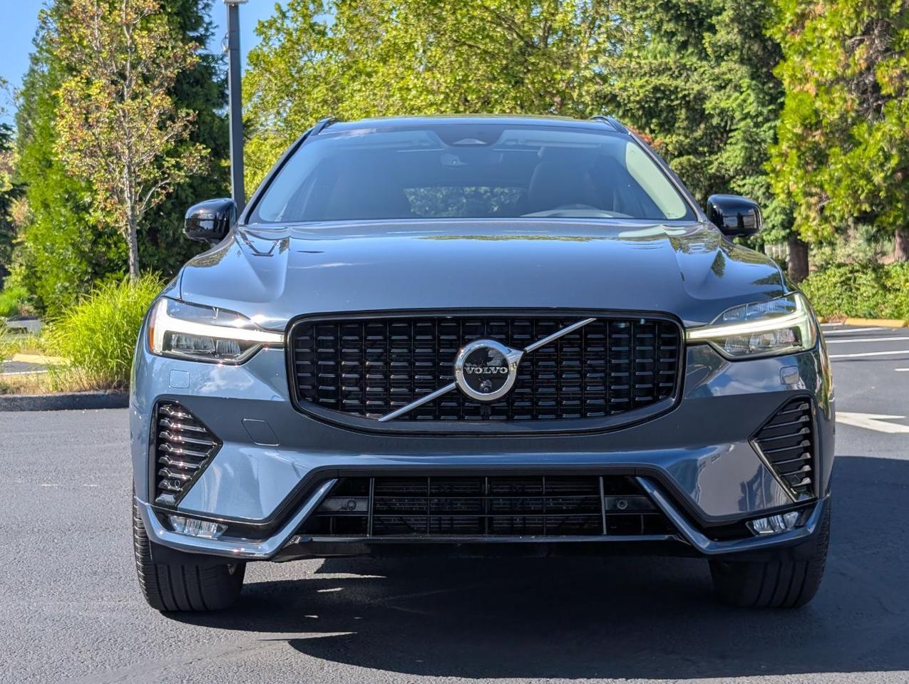2025 Volvo XC60 B5 Hybrid AWD PLUS | High Performance Audio, Pilot Assist, 360 Cam, 4 Heated Seats & Wheel Portland OR