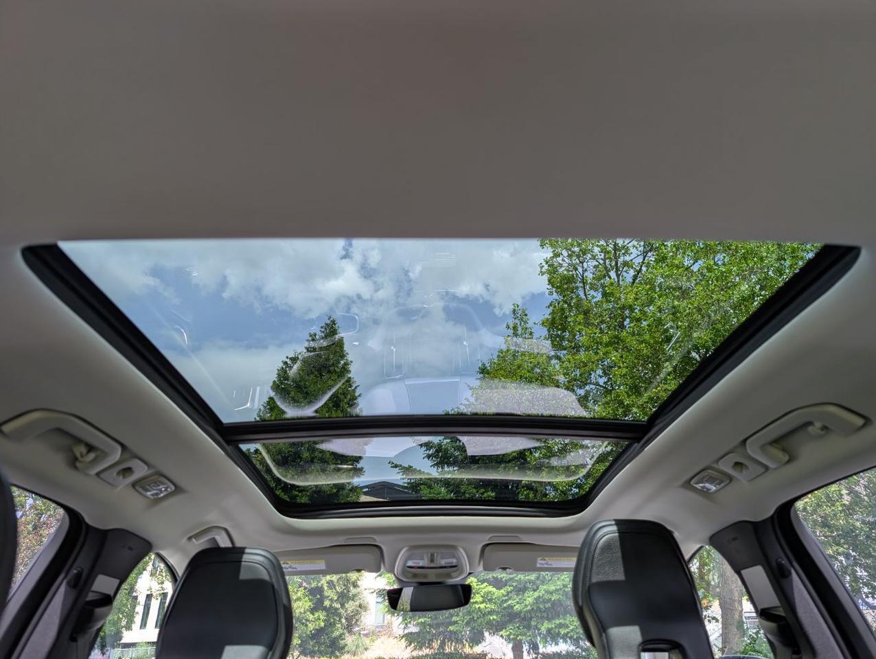 2025 Volvo XC60 B5 Hybrid AWD PLUS | High Performance Audio, Pilot Assist, 360 Cam, 4 Heated Seats & Wheel Portland OR