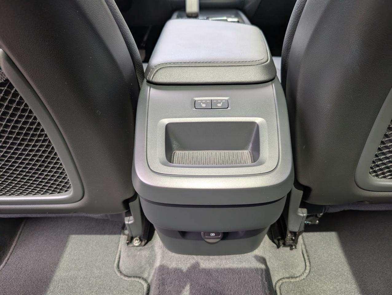 2025 Volvo XC60 B5 Hybrid AWD PLUS | High Performance Audio, Pilot Assist, 360 Cam, 4 Heated Seats & Wheel Portland OR