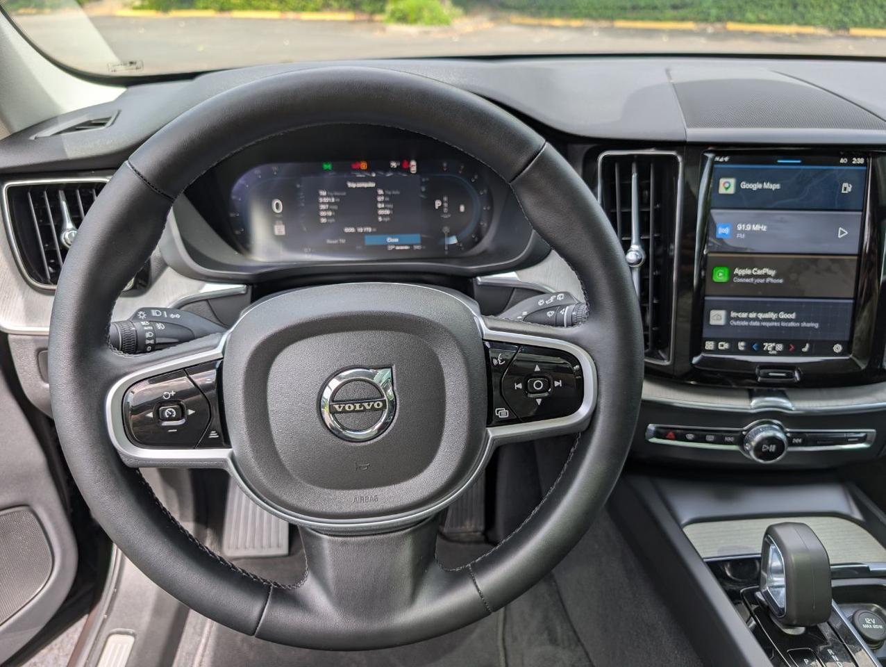 2025 Volvo XC60 B5 Hybrid AWD PLUS | High Performance Audio, Pilot Assist, 360 Cam, 4 Heated Seats & Wheel Portland OR