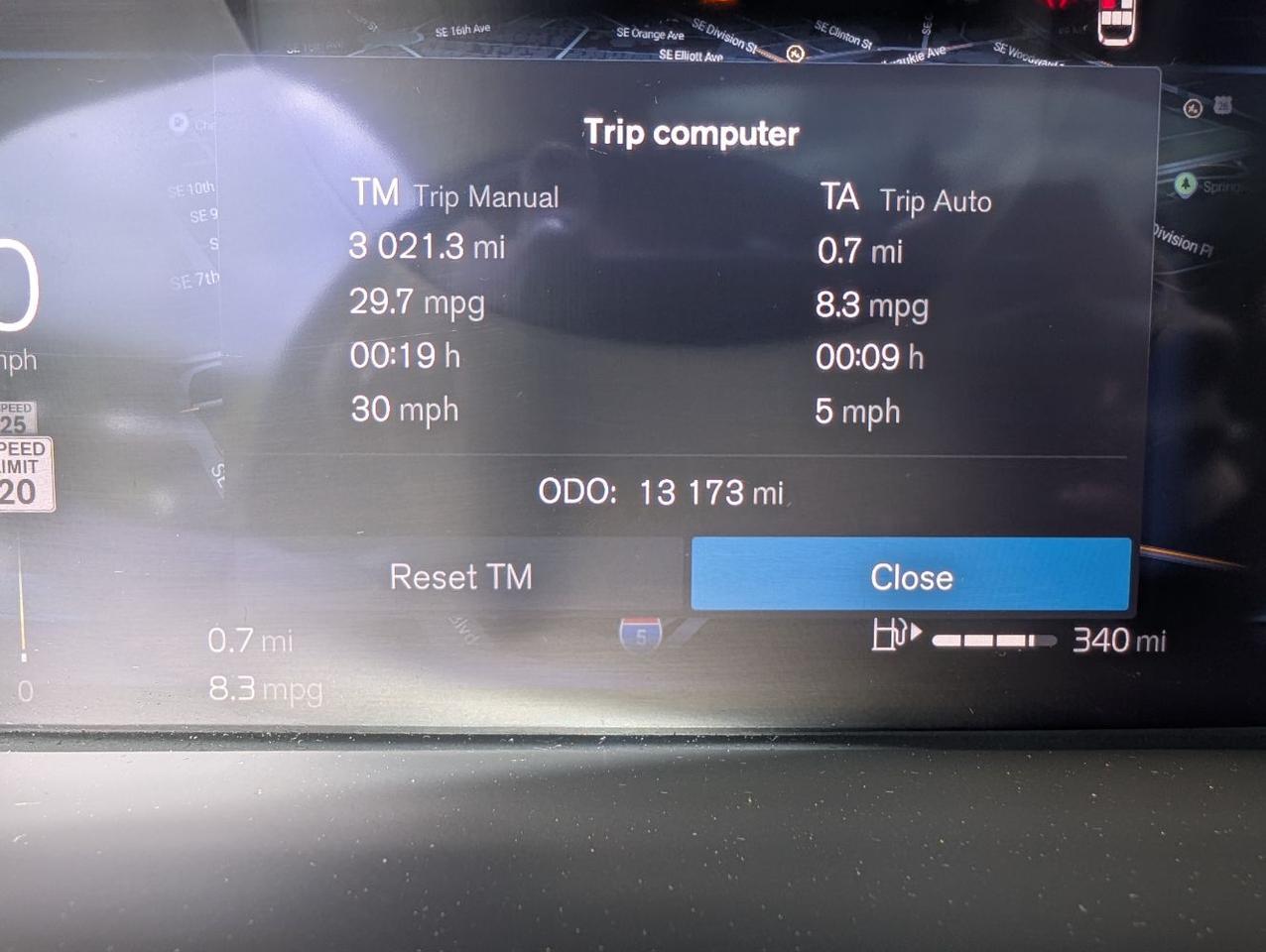 2025 Volvo XC60 B5 Hybrid AWD PLUS | High Performance Audio, Pilot Assist, 360 Cam, 4 Heated Seats & Wheel Portland OR