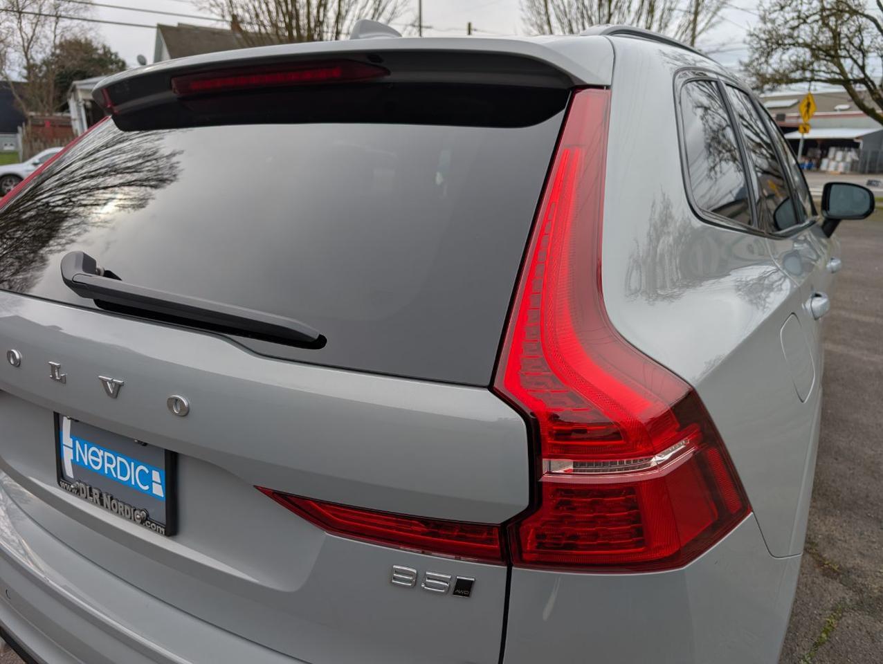 2025 Volvo XC60 B5 Hybrid AWD PLUS | High Performance Audio, Pilot Assist, 360° Cam, 4 Heated Seats & Htd Wheel Portland OR