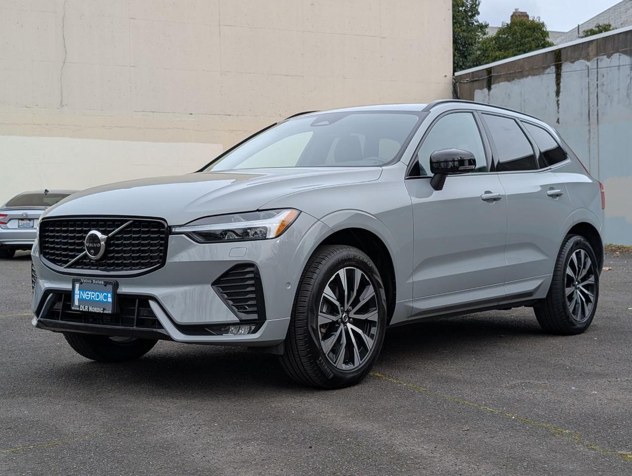 2025 Volvo XC60 B5 Hybrid AWD PLUS | High Performance Audio, Pilot Assist, 360° Cam, 4 Heated Seats & Htd Wheel Portland OR