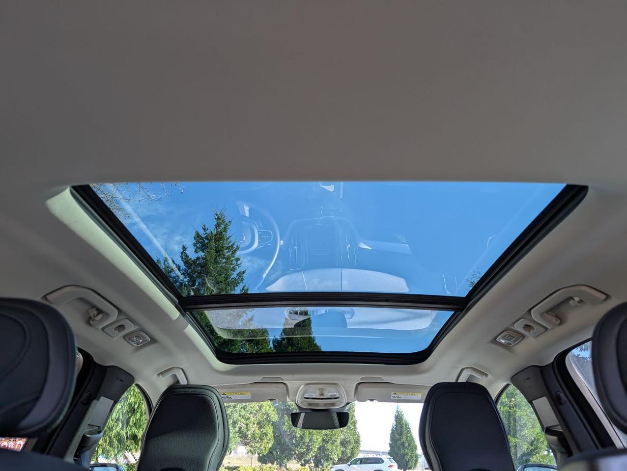 2025 Volvo XC60 B5 Hybrid AWD PLUS | High Performance Audio, Pilot Assist, 360° Cam, 4 Heated Seats & Wheel Portland OR