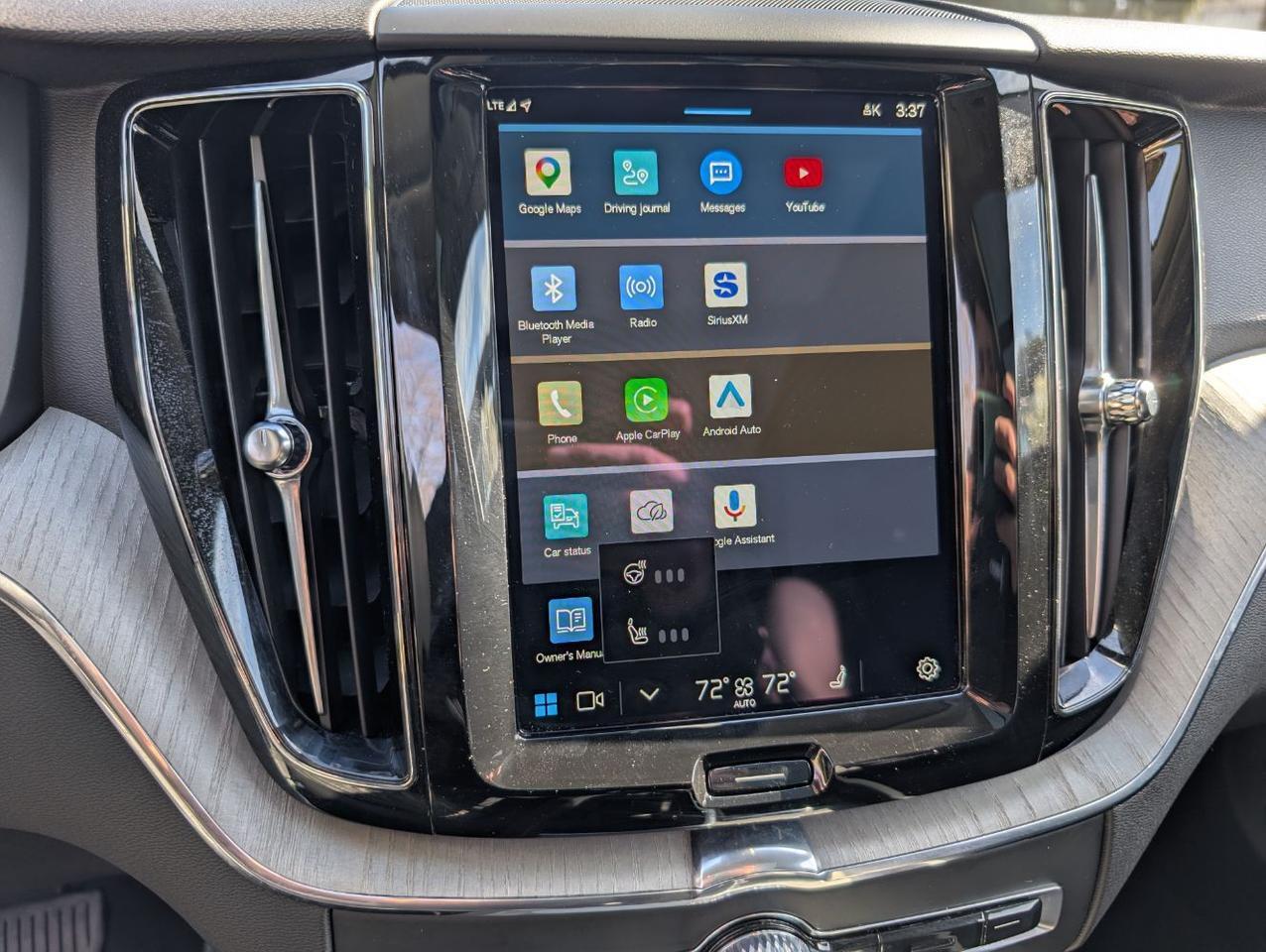 2025 Volvo XC60 B5 Hybrid AWD PLUS | High Performance Audio, Pilot Assist, 360° Cam, 4 Heated Seats & Wheel Portland OR