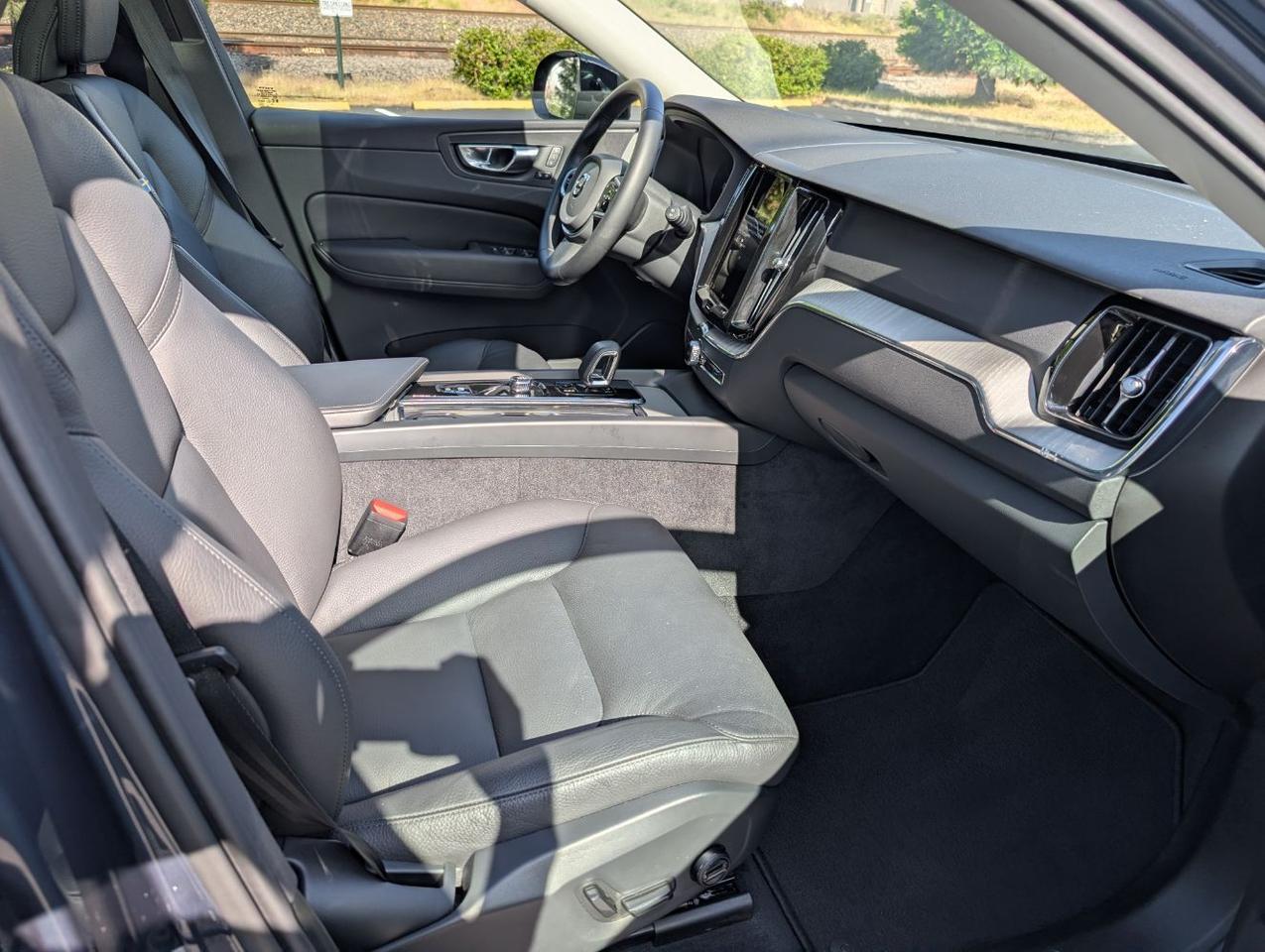 2025 Volvo XC60 B5 Hybrid AWD PLUS | High Performance Audio, Pilot Assist, Climate Pkg * Portland OR