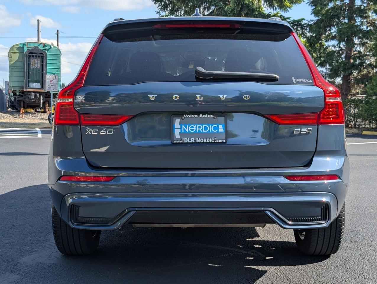 2025 Volvo XC60 B5 Hybrid AWD PLUS | High Performance Audio, Pilot Assist, Climate Pkg * Portland OR