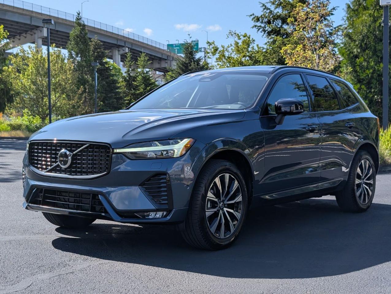 2025 Volvo XC60 B5 Hybrid AWD PLUS | High Performance Audio, Pilot Assist, Climate Pkg * Portland OR
