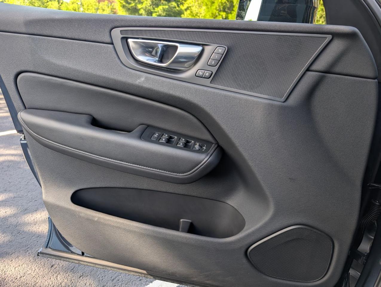 2025 Volvo XC60 B5 Hybrid AWD PLUS | High Performance Audio, Pilot Assist, Climate Pkg * Portland OR