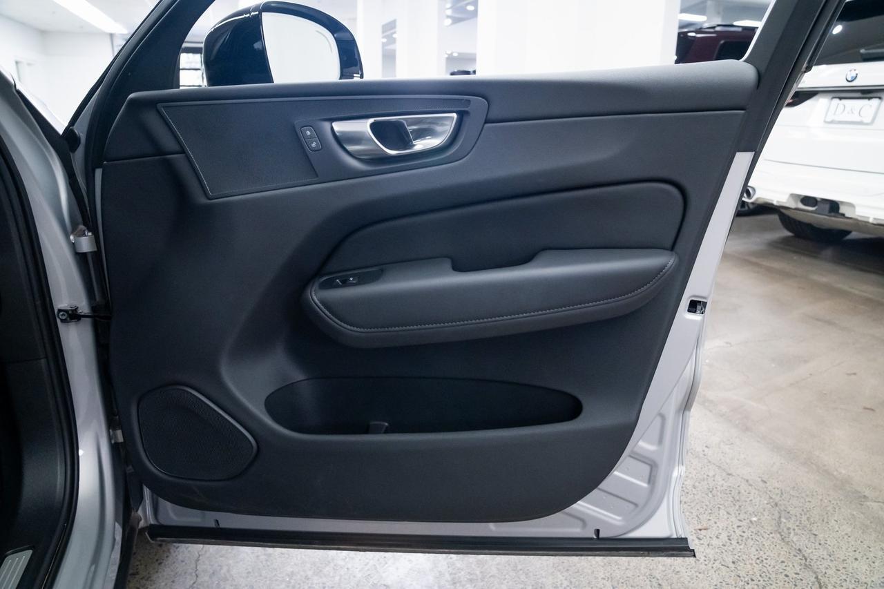 2025 Volvo XC60 B5 Plus 1 Owner Heated Seats Climate Package Portland OR