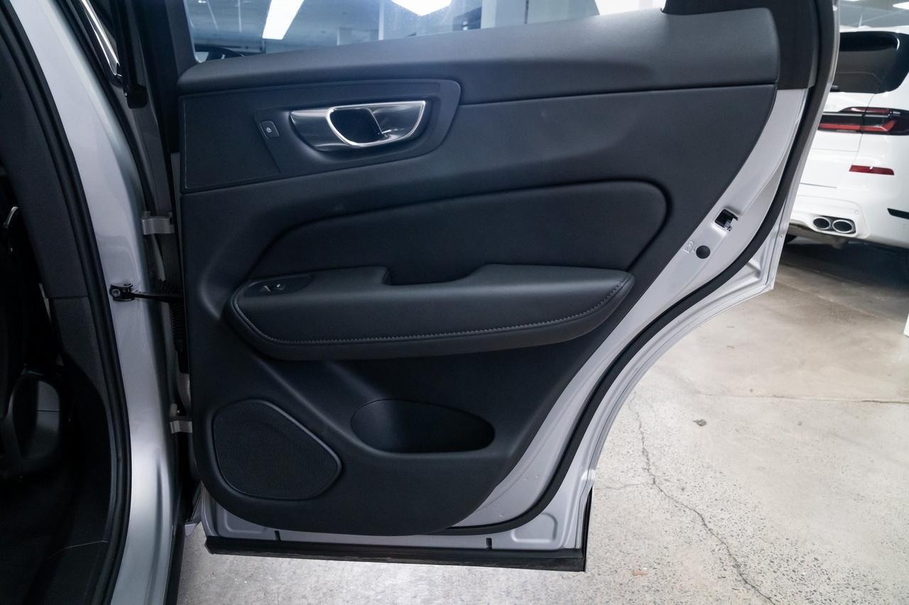 2025 Volvo XC60 B5 Plus 1 Owner Heated Seats Climate Package Portland OR