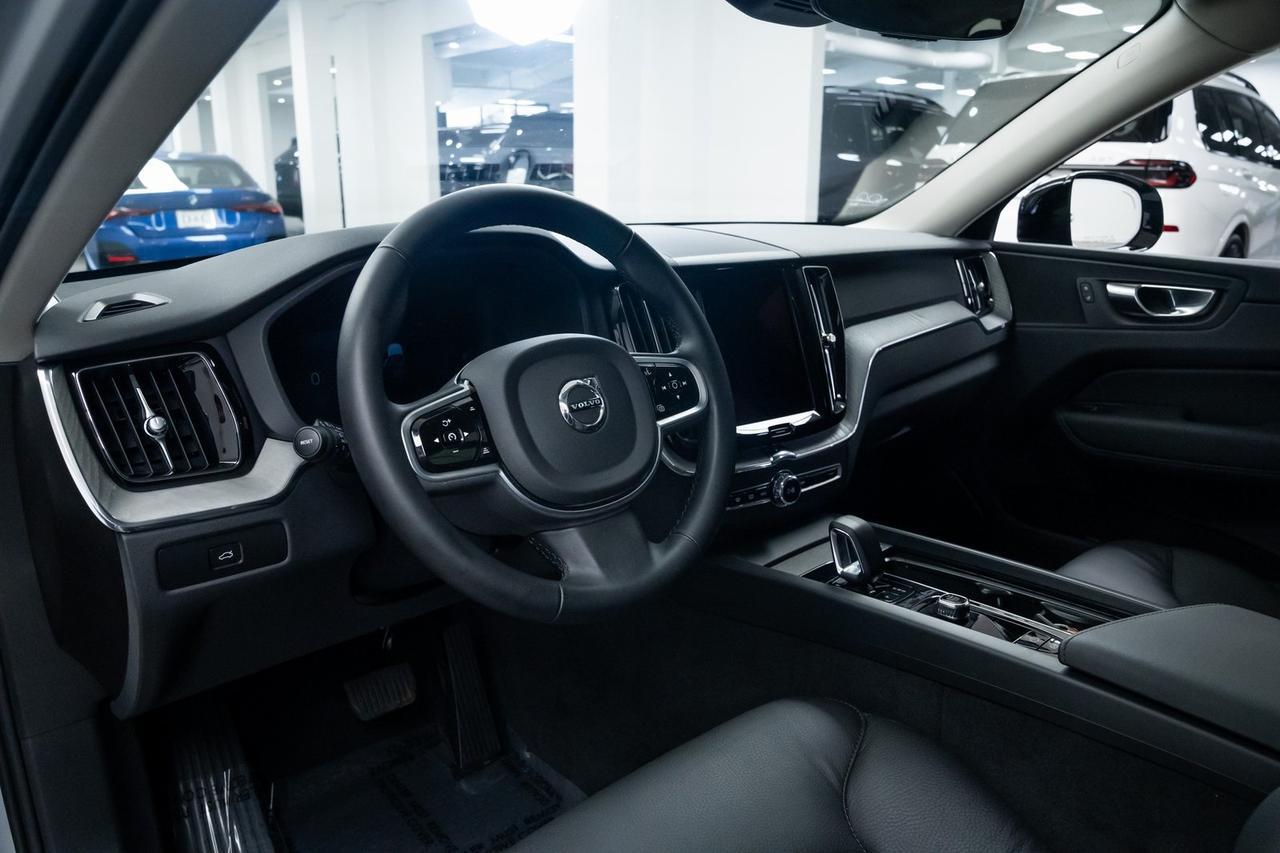 2025 Volvo XC60 B5 Plus 1 Owner Heated Seats Climate Package Portland OR