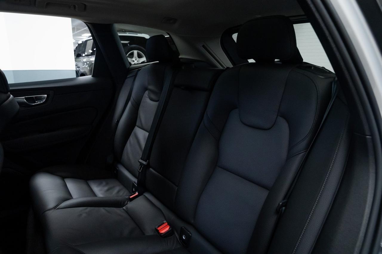 2025 Volvo XC60 B5 Plus 1 Owner Heated Seats Climate Package Portland OR