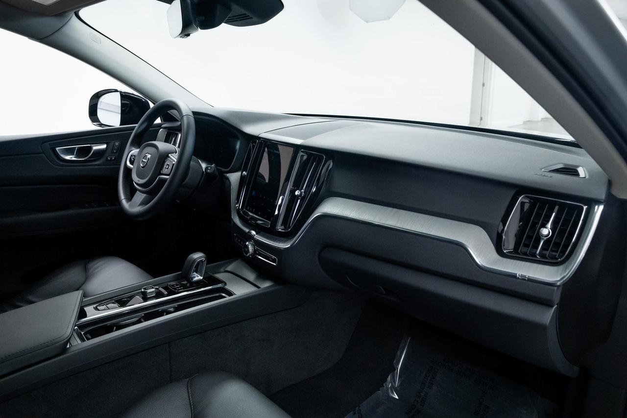 2025 Volvo XC60 B5 Plus 1 Owner Heated Seats Climate Package Portland OR