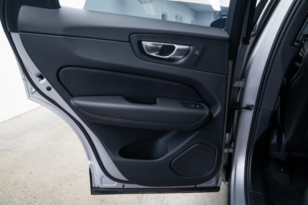 2025 Volvo XC60 B5 Plus 1 Owner Heated Seats Climate Package Portland OR