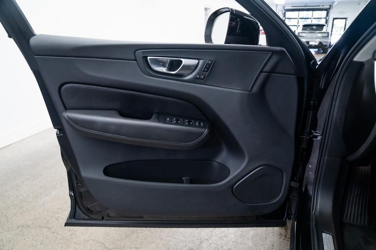2025 Volvo XC60 B5 Plus 1 Owner Heated Seats Portland OR