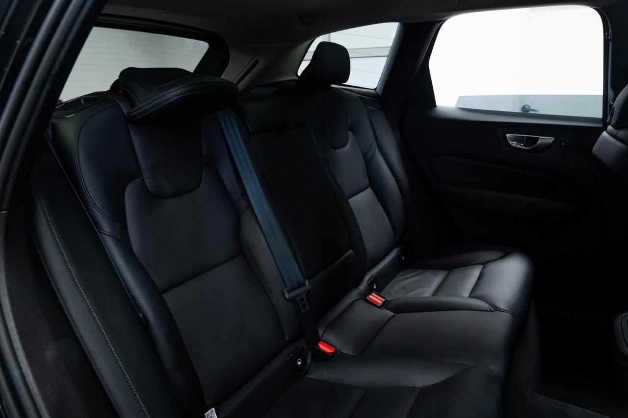 2025 Volvo XC60 B5 Plus 1 Owner Heated Seats Portland OR