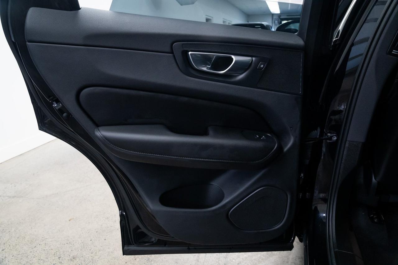 2025 Volvo XC60 B5 Plus 1 Owner Heated Seats Portland OR