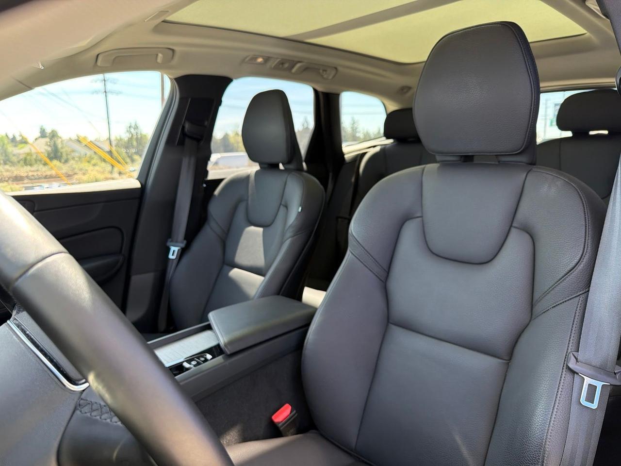 2025 Volvo XC60 B5 Plus Bend OR