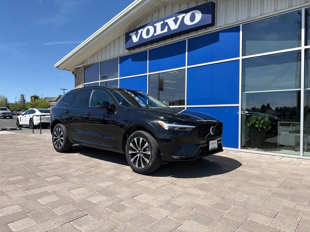 2025 Volvo XC60 B5 Plus
