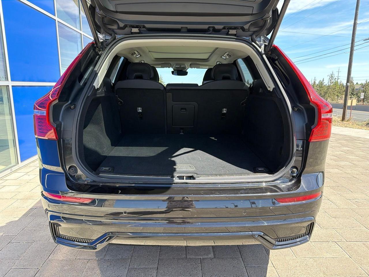 2025 Volvo XC60 B5 Plus Bend OR