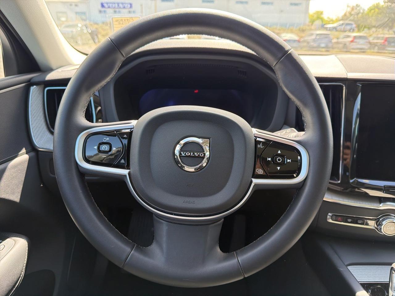 2025 Volvo XC60 B5 Plus Bend OR