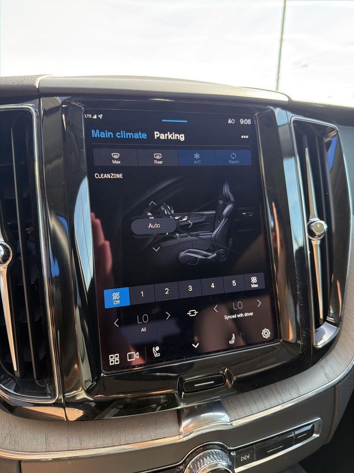 2025 Volvo XC60 B5 Plus Bend OR