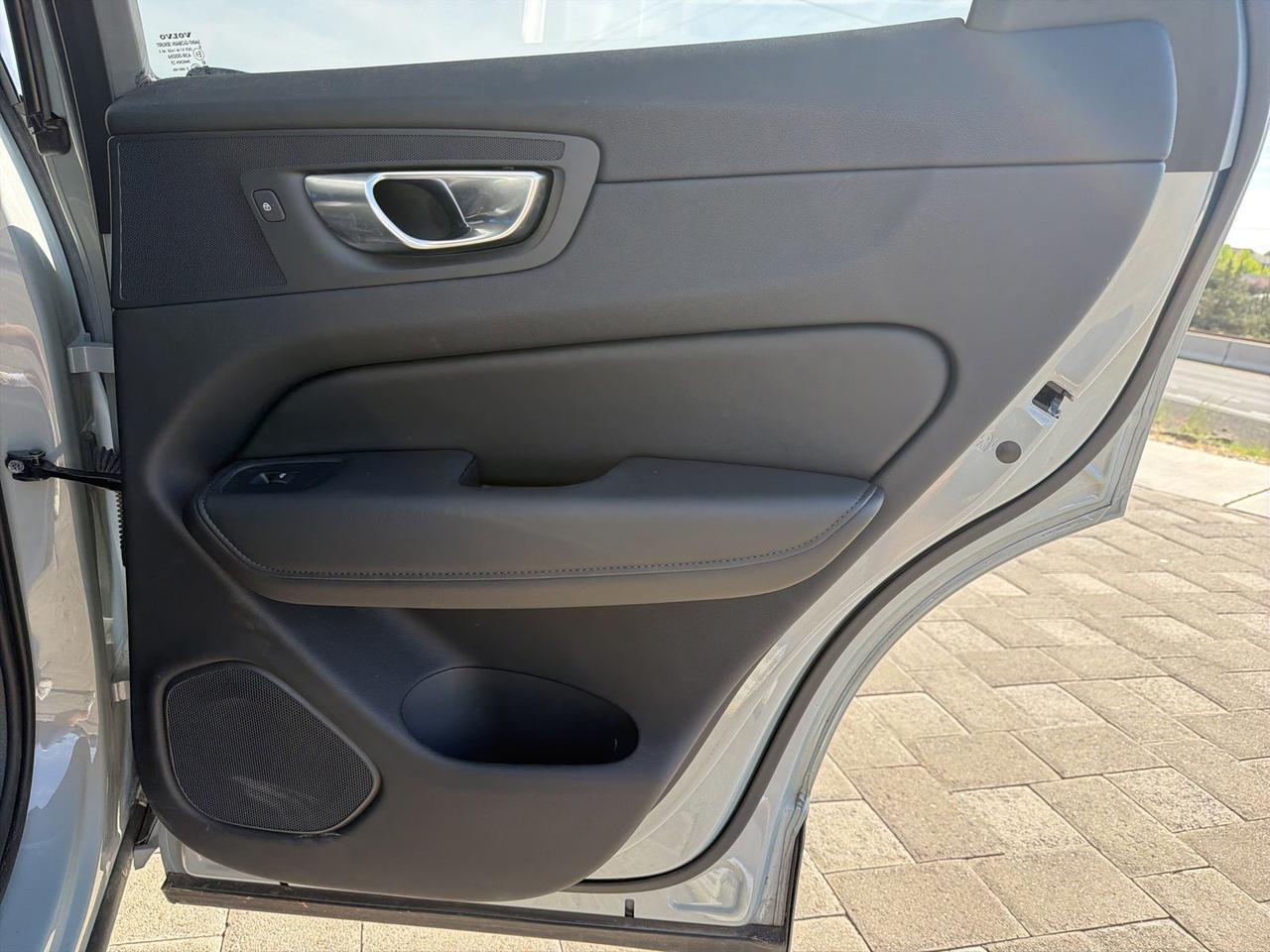2025 Volvo XC60 B5 Plus Bend OR