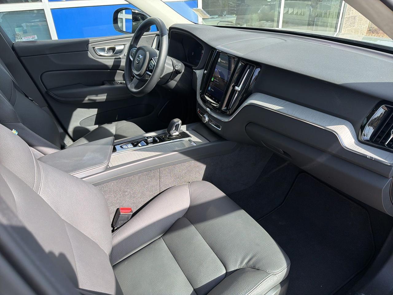 2025 Volvo XC60 B5 Plus Bend OR