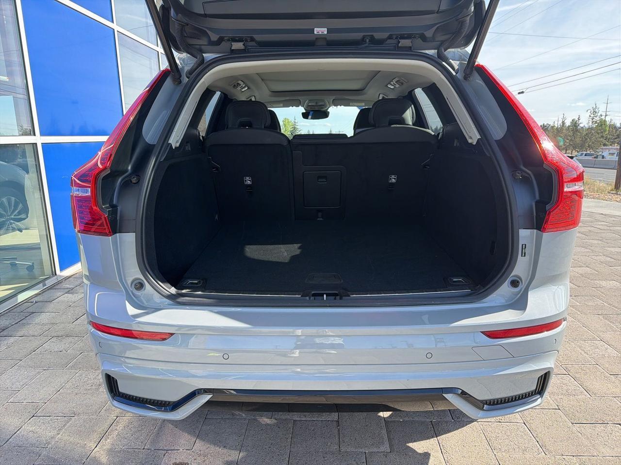 2025 Volvo XC60 B5 Plus Bend OR