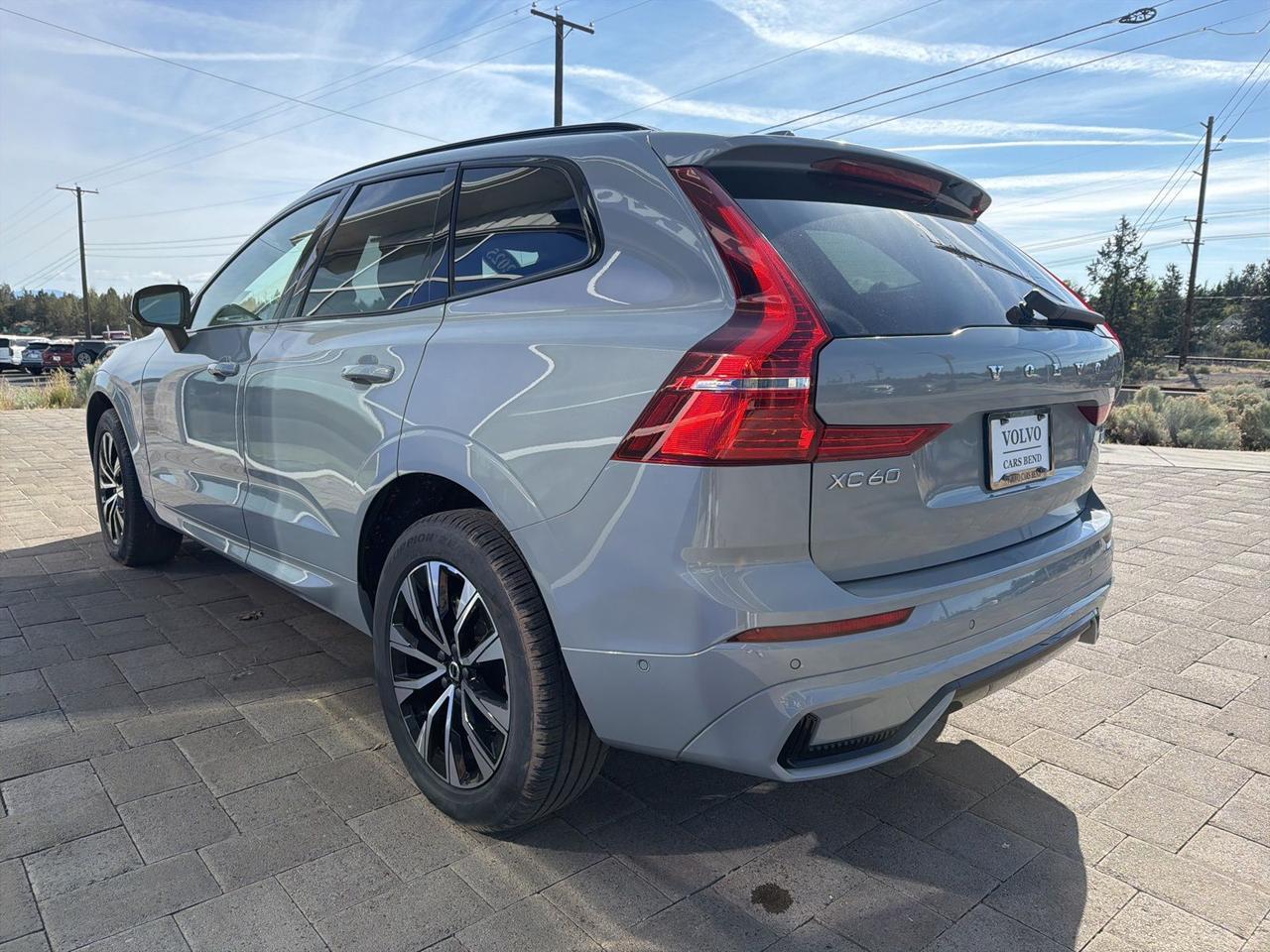 2025 Volvo XC60 B5 Plus Bend OR