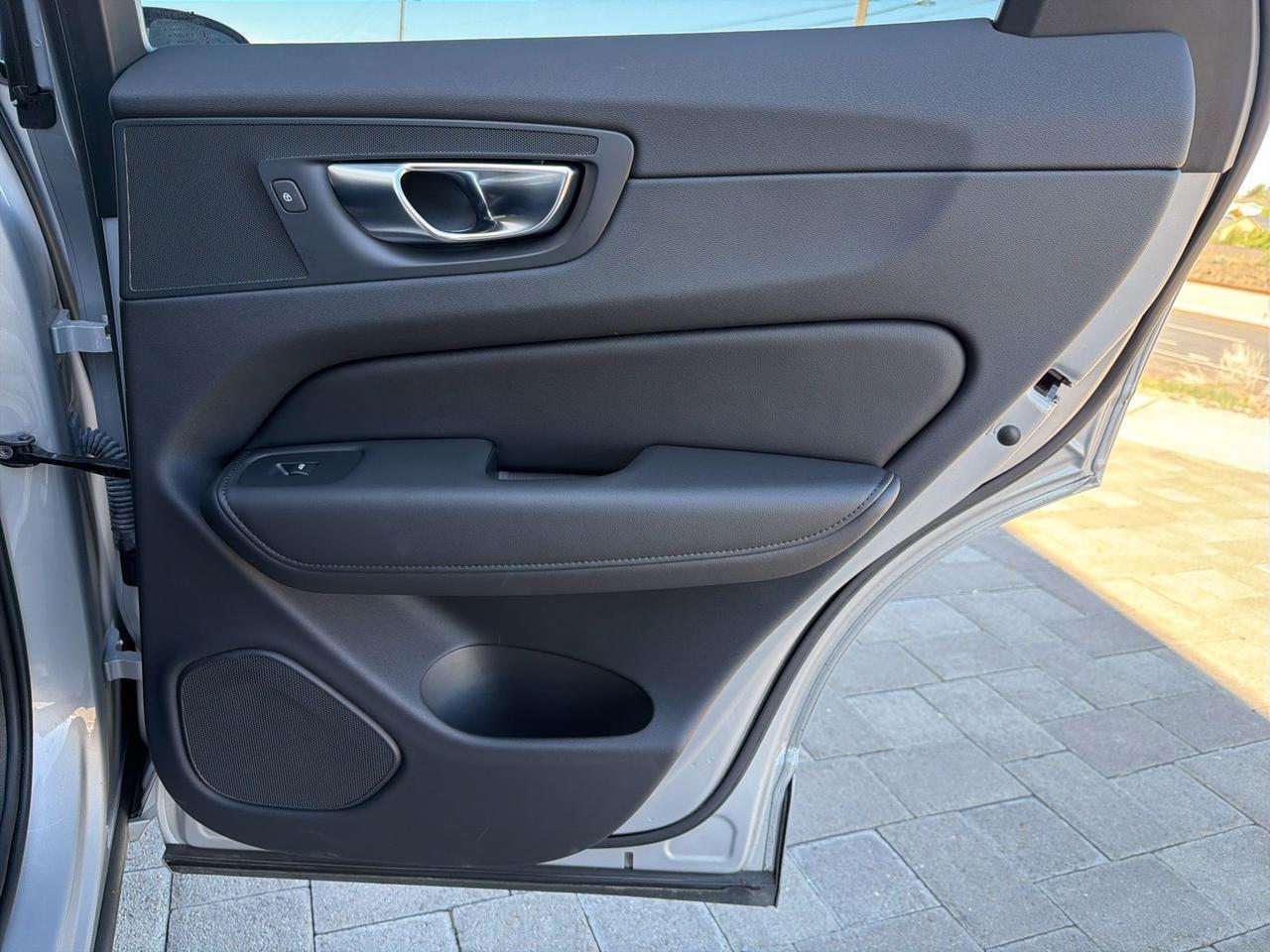 2025 Volvo XC60 B5 Plus Bend OR