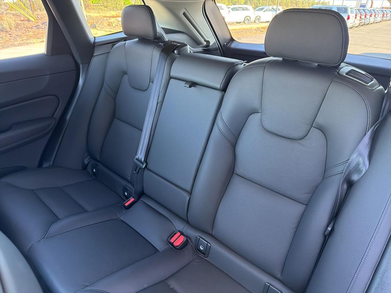 2025 Volvo XC60 B5 Plus Bend OR