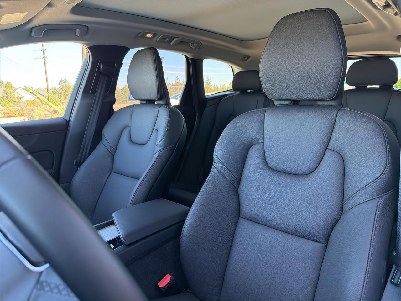 2025 Volvo XC60 B5 Plus Bend OR