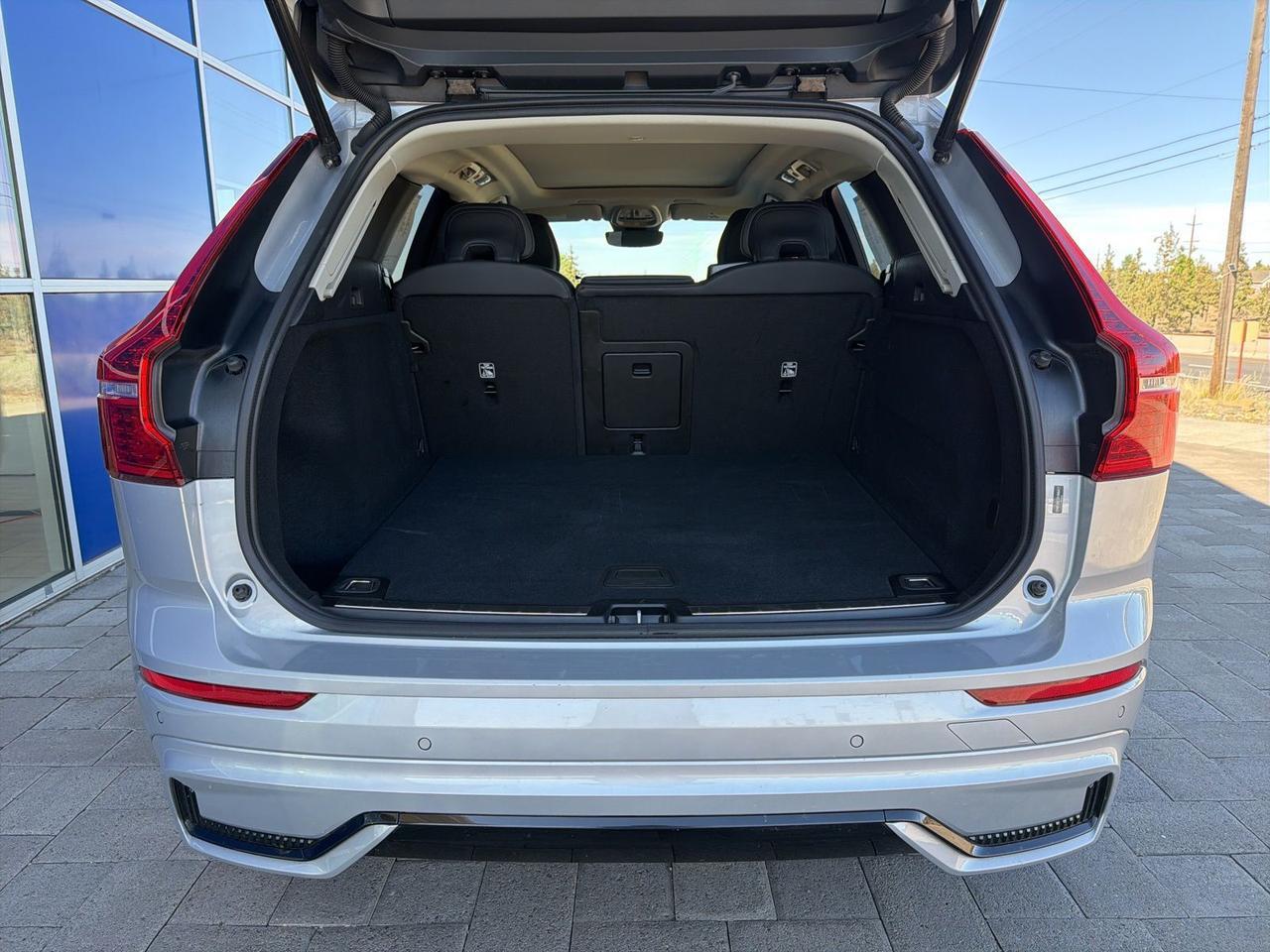 2025 Volvo XC60 B5 Plus Bend OR