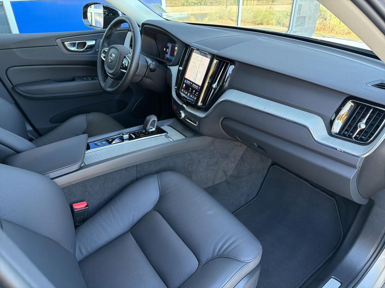 2025 Volvo XC60 B5 Plus Bend OR