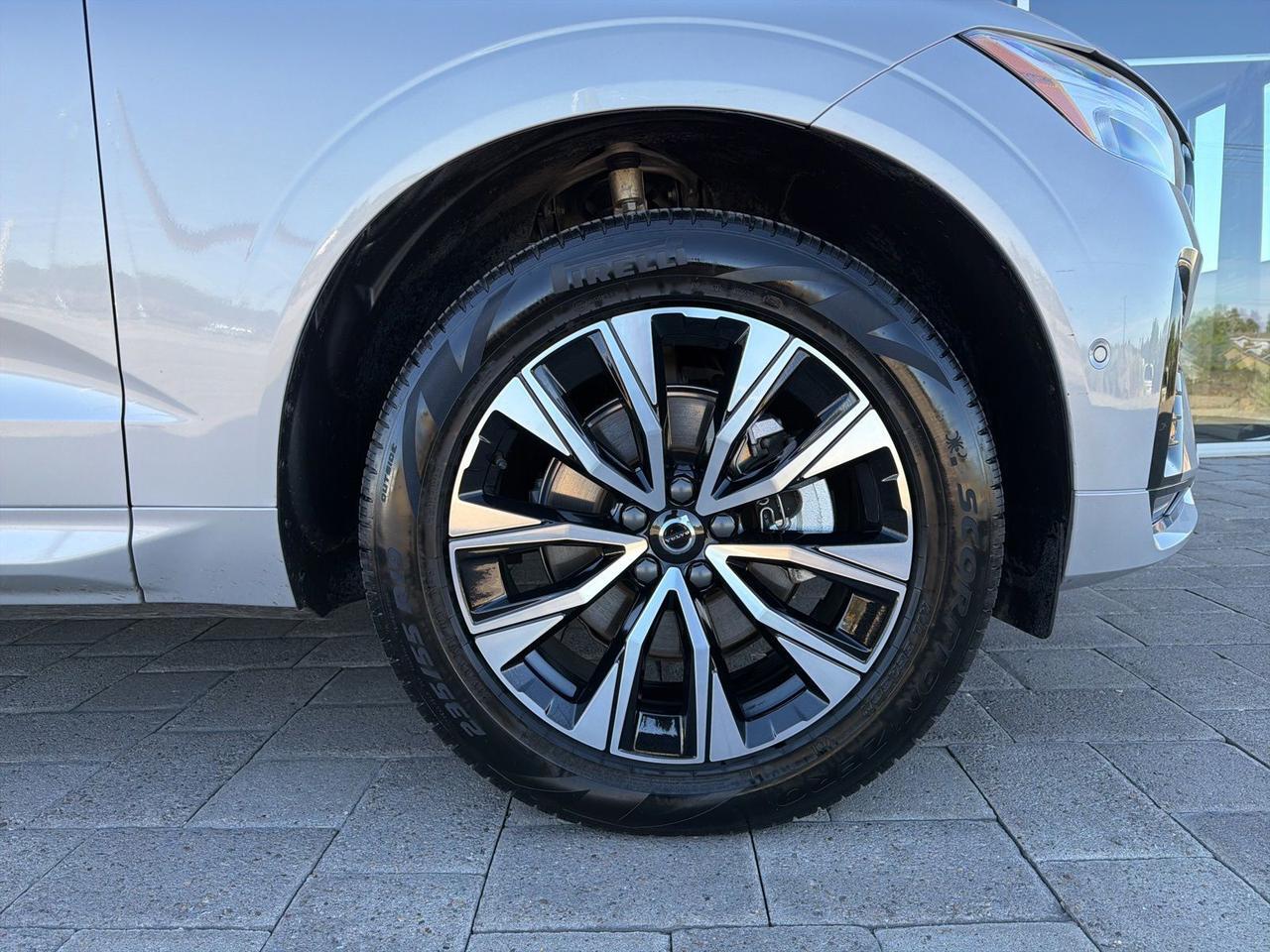 2025 Volvo XC60 B5 Plus Bend OR