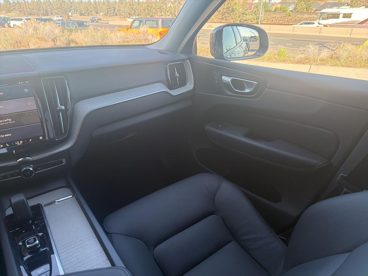 2025 Volvo XC60 B5 Plus Bend OR