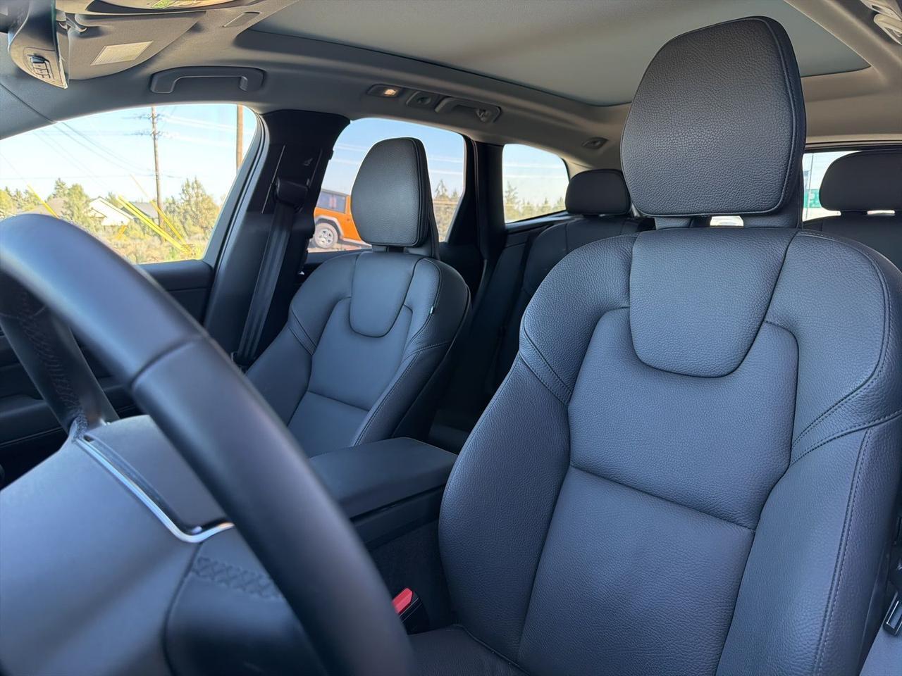 2025 Volvo XC60 B5 Plus Bend OR