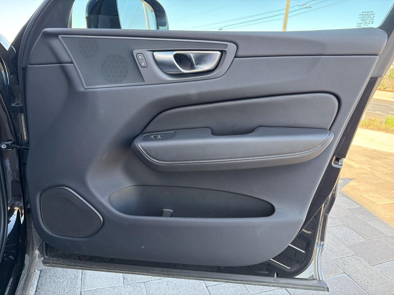 2025 Volvo XC60 B5 Plus Bend OR