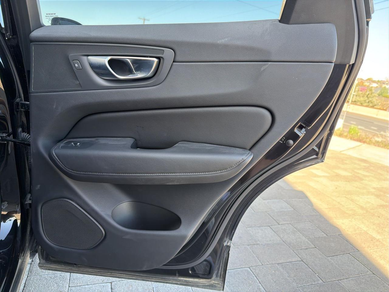 2025 Volvo XC60 B5 Plus Bend OR