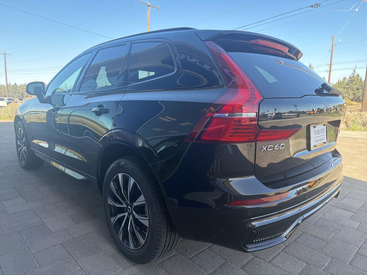 2025 Volvo XC60 B5 Plus Bend OR