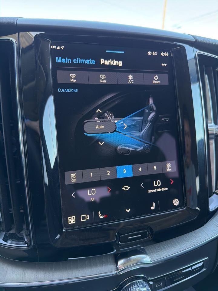 2025 Volvo XC60 B5 Plus Bend OR