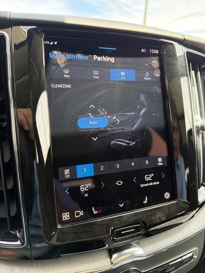2025 Volvo XC60 B5 Plus Bend OR