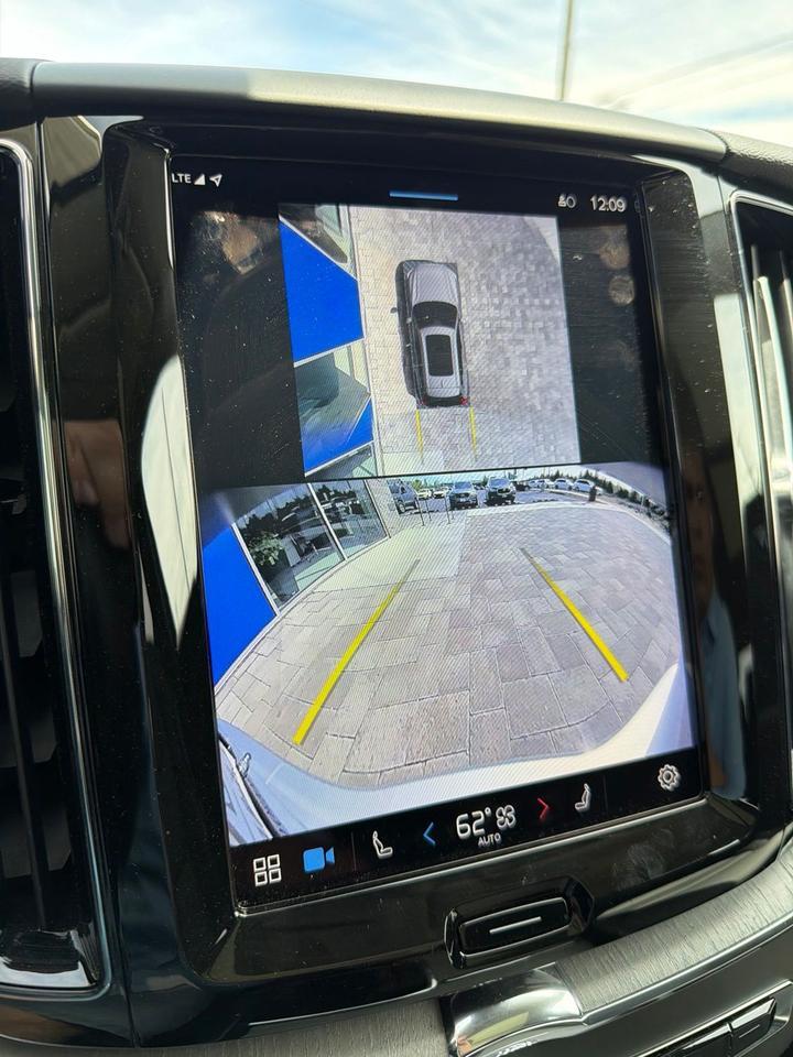 2025 Volvo XC60 B5 Plus Bend OR