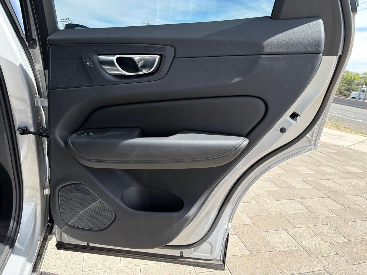 2025 Volvo XC60 B5 Plus Bend OR