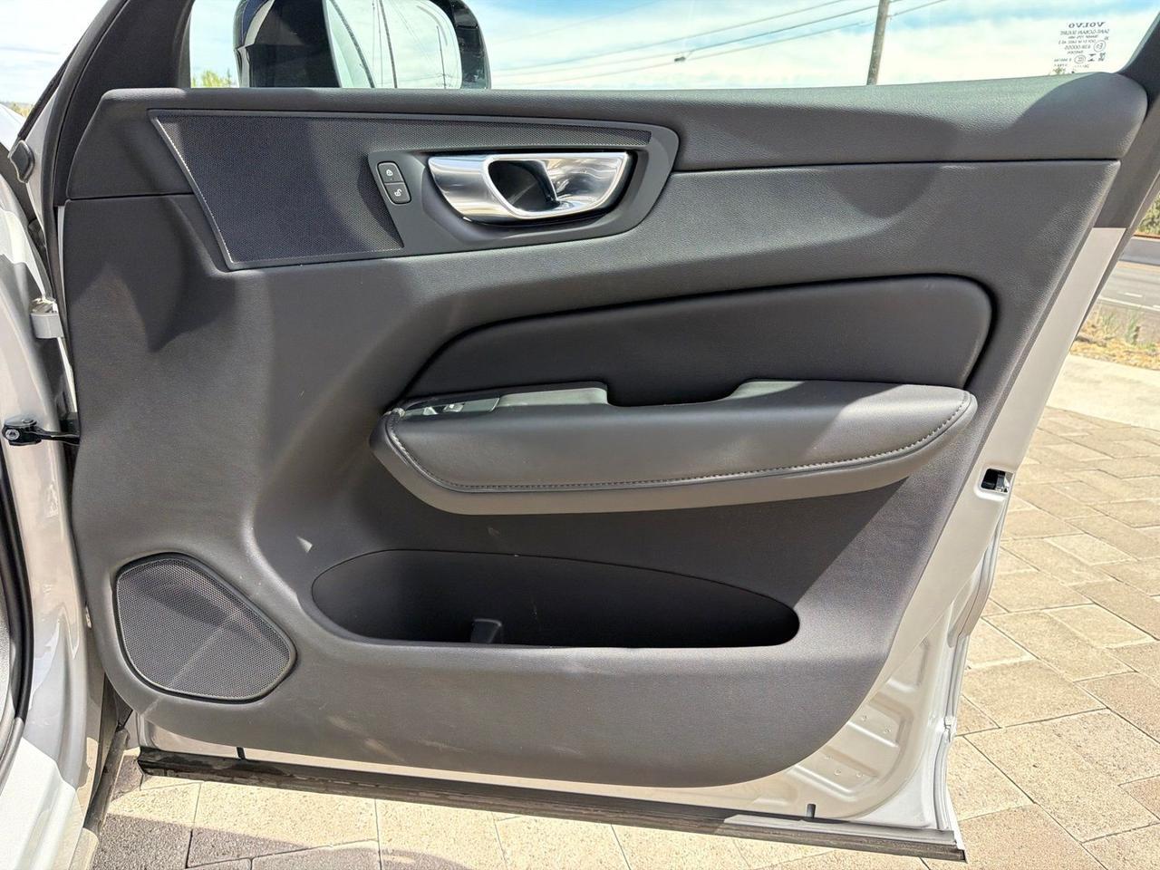 2025 Volvo XC60 B5 Plus Bend OR