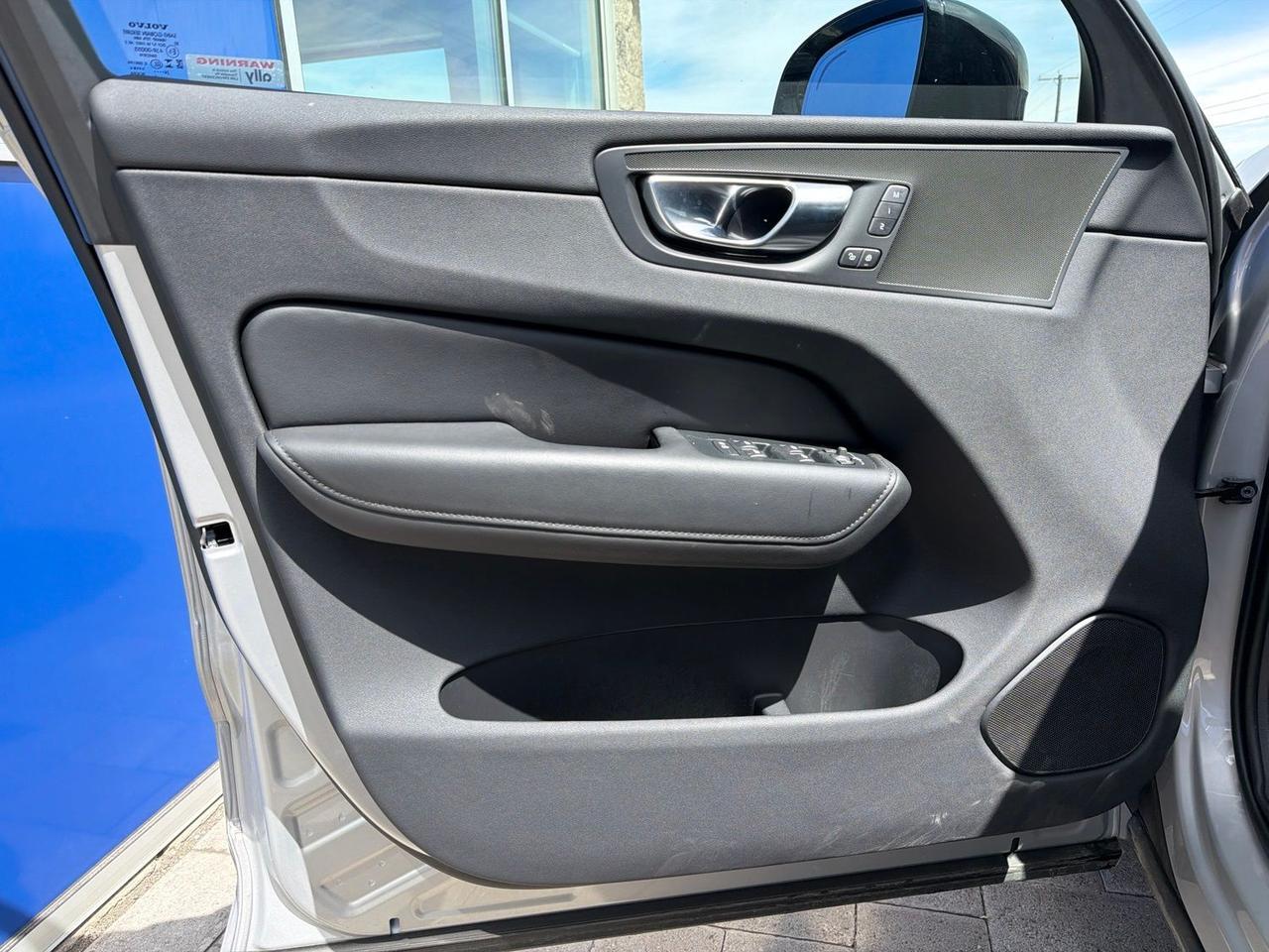 2025 Volvo XC60 B5 Plus Bend OR