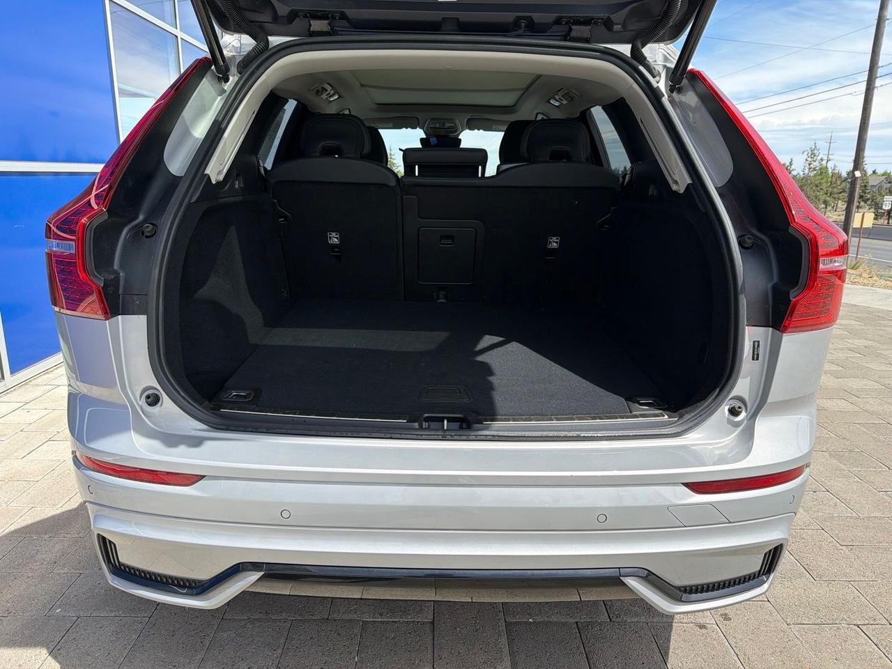 2025 Volvo XC60 B5 Plus Bend OR